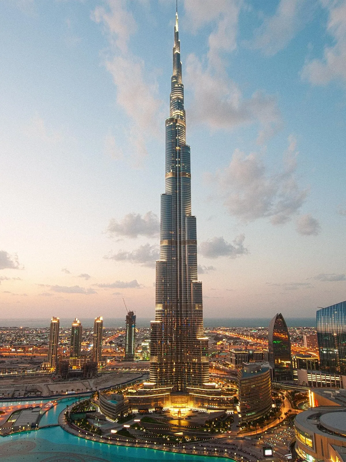 Burj Khalifa and the Dubai skyline at dusk